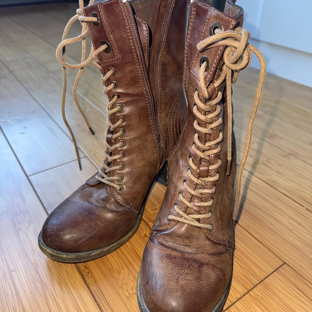 Brown Leather Lace-Up Boots